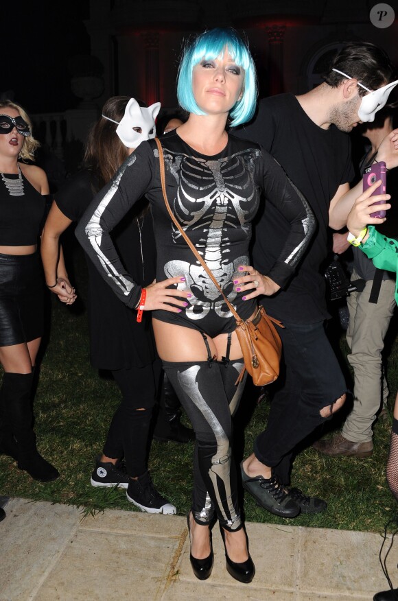 Kendra Wilkinson à la soirée Halloween du magazine Maxim à Los Angeles le 24 octobre 2015