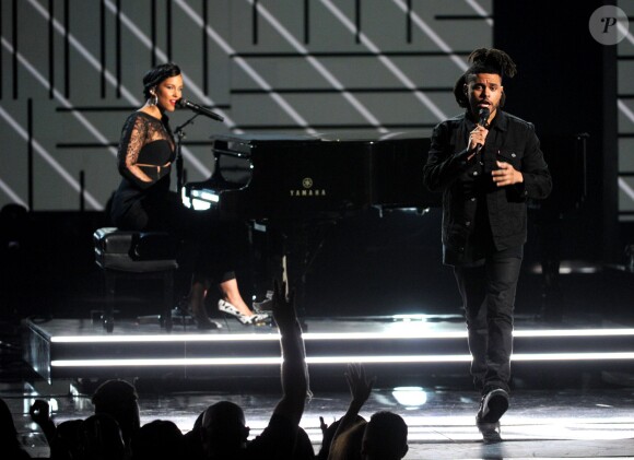 Alicia Keys et The Weeknd sur scène lors de la 15e cérémonie des BET Awards à Los Angeles, le 28 juin 2015