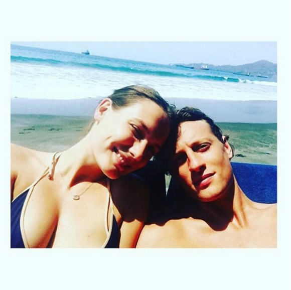 Ana Girardot pose avec son amoureux, Arthur de Villepin. (photo postée le 25 octobre 2015)