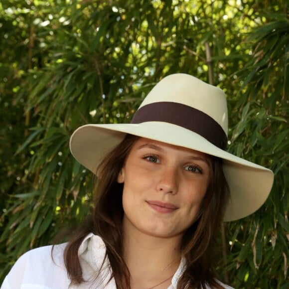 Ana Girardot - People dans le village lors de la finale du tournoi de tennis de Roland-Garros à Paris, le 6 juin 2015.