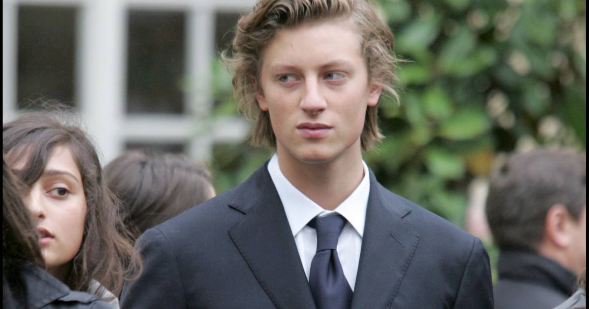 Lucas De Villepin Est-il Le Fils De Dominique De Villepin Arthur de Villepin à Paris en mai 2007. - Purepeople