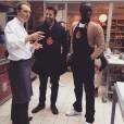 Bradley Cooper et Omar Sy en visite surprise chez L'Atelier du Chef à Paris le 25 octobre 2015.