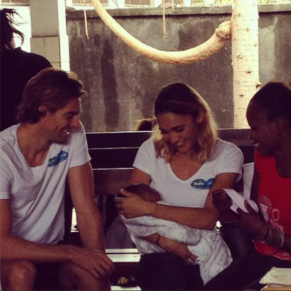 Camille Lacourt et Valérie Bègue en mission pour l'Unicef au Congo - Photo publiée le 9 octobre 2015