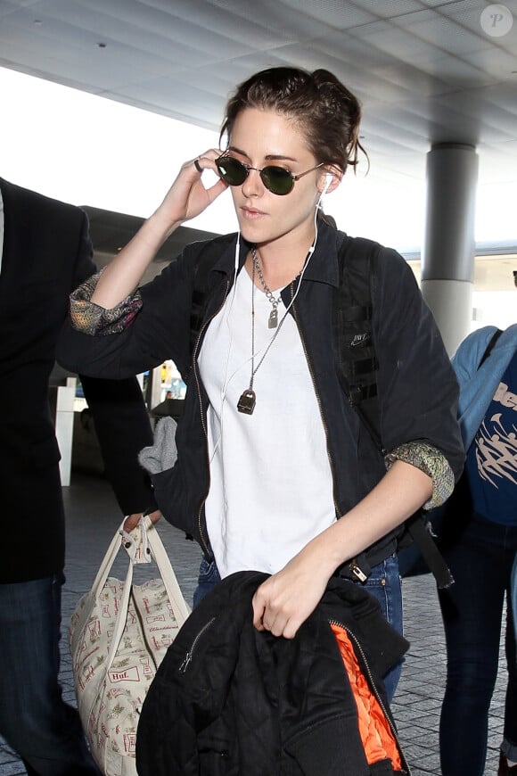 Kristen Stewart à l'aéroport LAX de Los Angeles le 24 octobre 2015.