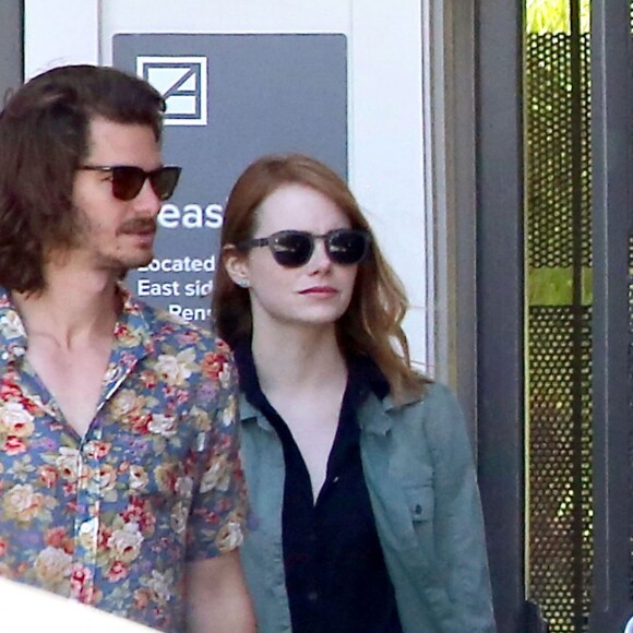 Exclusif - Emma Stone et son compagnon Andrew Garfield sortent déjeuner ensemble à Los Angeles le 30 août 2015.