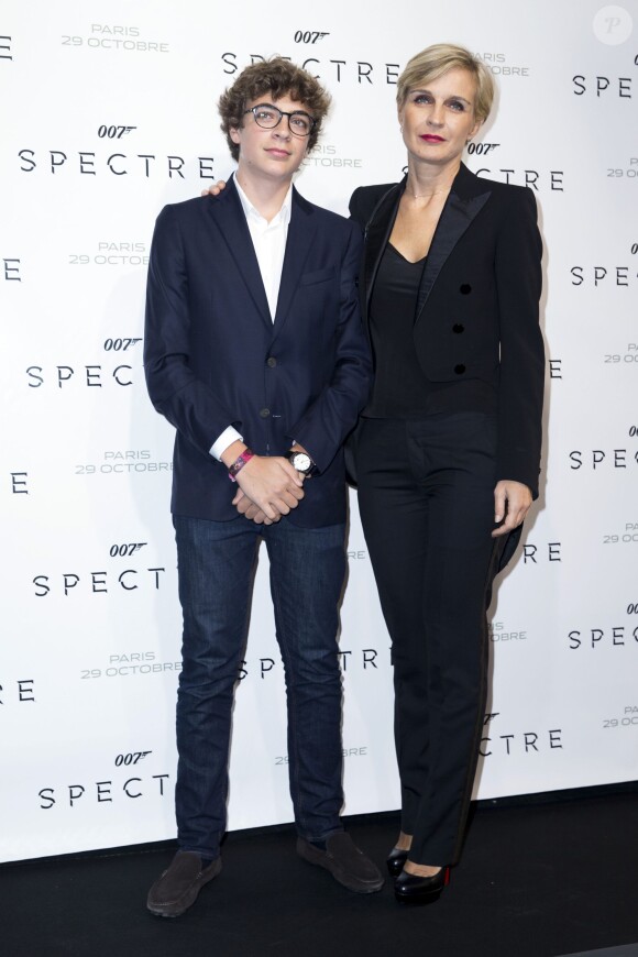 Melita Toscan du Plantier et son fils Maxime - Première du film "007 Spectre" au Grand Rex à Paris, le 29 octobre 2015.