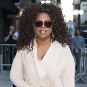 Oprah Winfrey arrive à l'enregistrement de The Late Show With Stephen Colbert à New York, le 15 octobre 2015