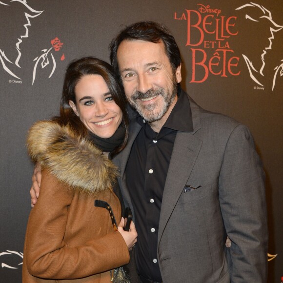 Jean-Hugues Anglade et sa compagne Charlotte Leloup à la générale de la comedie musicale "La Belle et la Bête" au Théatre Mogador à Paris le 24 octobre 2013.