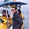 Hubert Arthaud, entouré de sa famille, des amis proches dont le navigateur, artiste, écrivain Titouan Lamazou et des marins venus de tous les ports de la méditerranée, ont rendu hommage en mer au large de l'île St Honorat à Cannes le 25 avril 2015, à la navigatrice Florence Arthaud décédée lors d'un accident d'hélicoptère en Argentine. Ici, le maire de Cannes, David Lisnard.