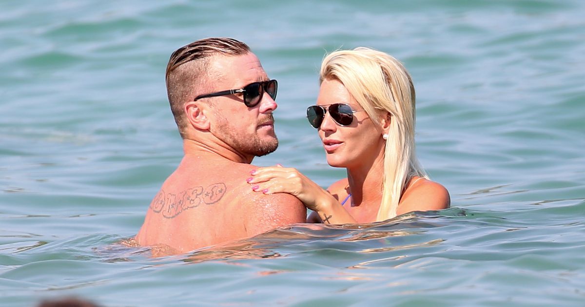 Amélie Neten et son chéri Philippe Leonard (exfootballeur) en vacances