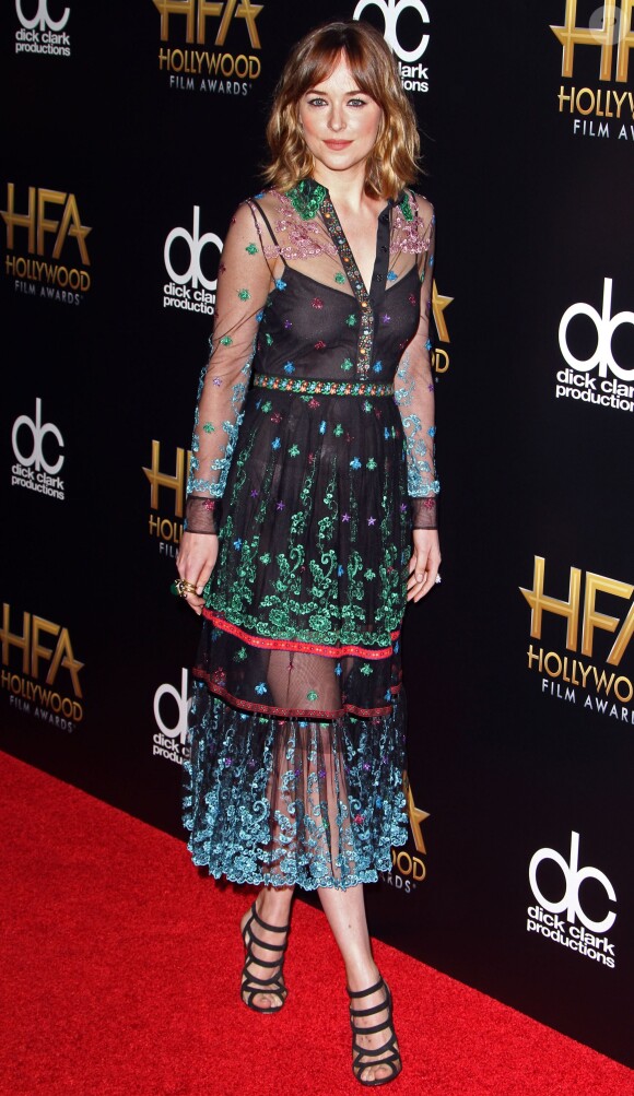 Dakota Johnson - 19e cérémonie annuelle des Hollywood Film Awards au Beverly Hilton Hotel à Beverly Hills, le 1er novembre 2015.