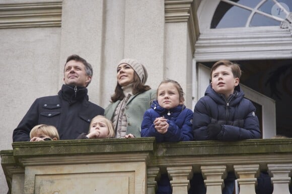Le prince Frederik et la princesse Mary de Danemark assistaient avec leurs enfants Christian, Isabella, Vincent et Josephine à l'Hubertus Jagt (Chasse Hubertus) le 1er novembre 2015 au palais de l'Eremitage, à Klampenborg.