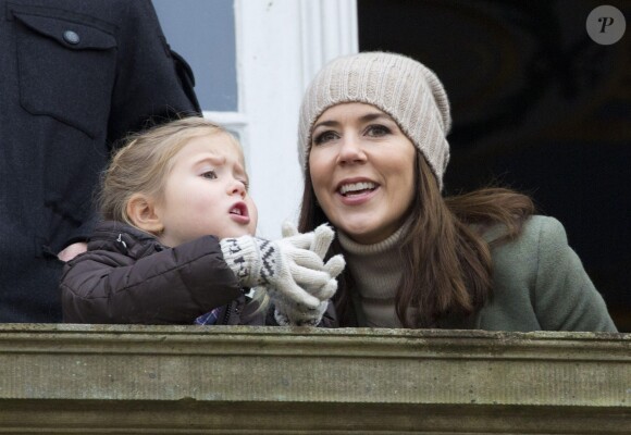 La princesse Mary et le prince Frederik de Danemark assistaient avec leurs enfants Christian, Isabella, Vincent et Josephine à l'Hubertus Jagt (Chasse Hubertus) le 1er novembre 2015 au palais de l'Eremitage, à Klampenborg.