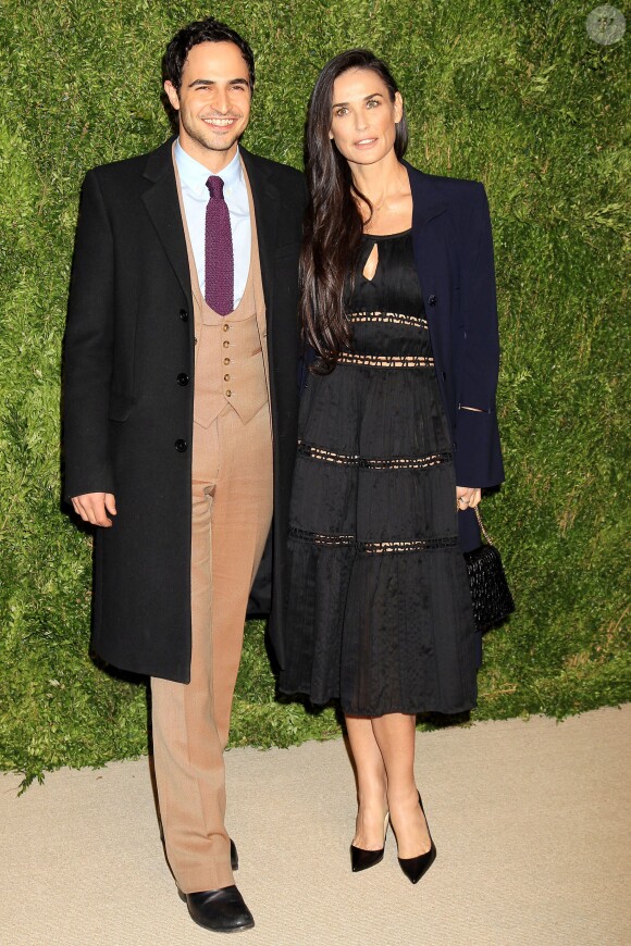 Le créateur Zac Posen et Demi Moore assistent aux 12e CFDA/Vogue Fashion Fund Awards aux Spring Studios. New York, le 2 novembre 2015.