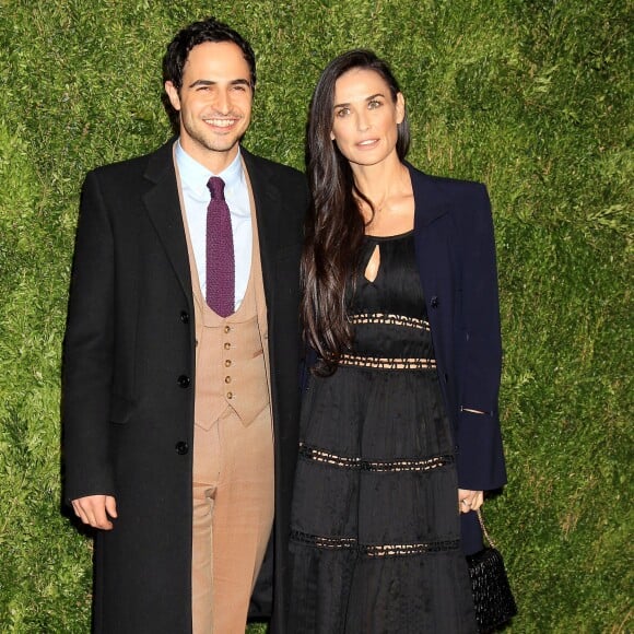 Le créateur Zac Posen et Demi Moore assistent aux 12e CFDA/Vogue Fashion Fund Awards aux Spring Studios. New York, le 2 novembre 2015.