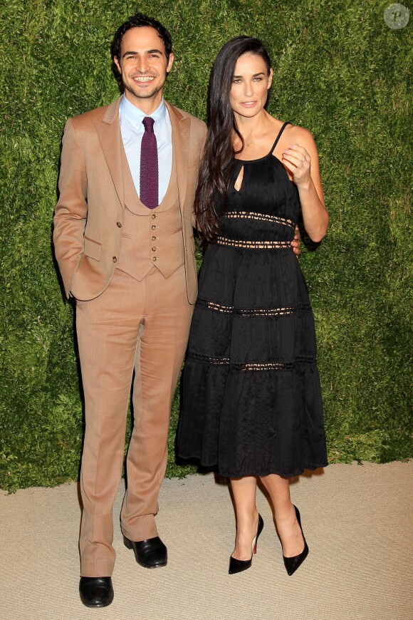 Le créateur Zac Posen et Demi Moore assistent aux 12e CFDA/Vogue Fashion Fund Awards aux Spring Studios. New York, le 2 novembre 2015.