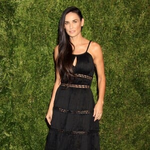 Demi Moore assiste aux 12e CFDA/Vogue Fashion Fund Awards aux Spring Studios. New York, le 2 novembre 2015.