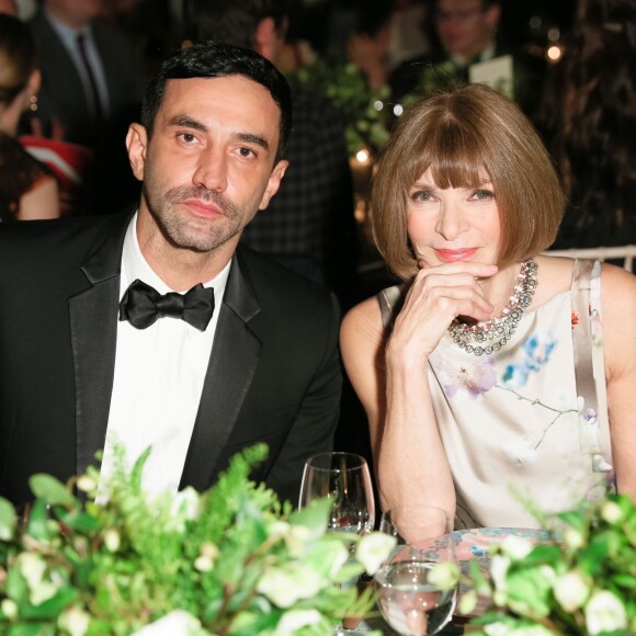 Riccardo Tisci et Anna Wintour assistent aux 12e CFDA/Vogue Fashion Fund Awards aux Spring Studios. New York, le 2 novembre 2015.