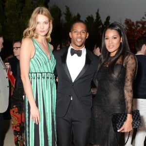 Karlie Kloss, Victor Cruz et Elaina Watley assistent aux 12e CFDA/Vogue Fashion Fund Awards aux Spring Studios. New York, le 2 novembre 2015.