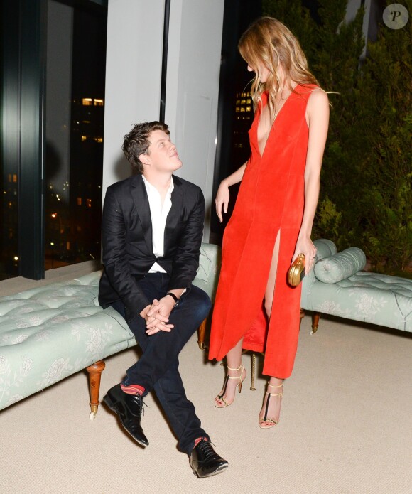 Wes Gordon et Constance Jablonski assistent aux 12e CFDA/Vogue Fashion Fund Awards aux Spring Studios. New York, le 2 novembre 2015.