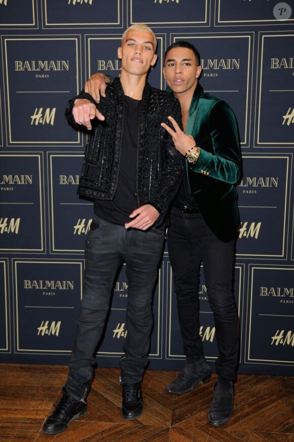 Dudley O'Shaughnessy et Olivier Rousteing assistent à la soirée de présentation et de lancement de la collection BALMAIN x H&M au Palais Brongniart. Paris, le 3 novembre 2015.