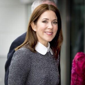 La princesse Mary de Danemark arrive à la cour internationale de justice à La Haye le 5 novembre 2015