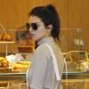 Exclusif - Kendall Jenner fait des courses chez Erewhon à Calabasas, le 4 novembre 2015.