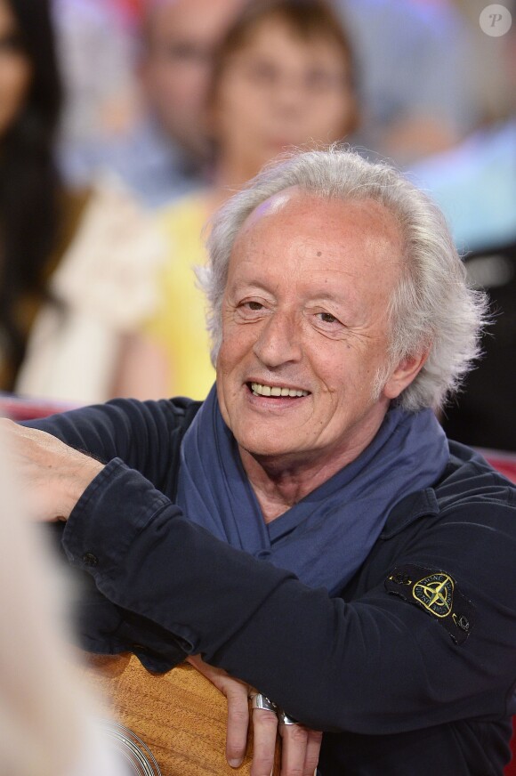 Didier Barbelivien - Enregistrement de l'émission "Vivement Dimanche" à Paris le 27 mai 2015 et qui sera diffusée le 21 juin 2015.