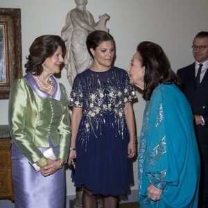 La princesse Victoria, enceinte de cinq mois, prenait part au dîner organisé par le président de Tunisie et sa femme au Grand Hôtel à Stockholm le 5 novembre 2015