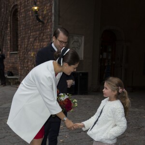 La princesse Victoria de Suède, enceinte de cinq mois, et son mari le prince Daniel prenaient part le 5 novembre 2015 au déjeuner organisé à l'Hôtel de Ville de Stockholm en l'honneur du président tunisien Béji Caïd Essebsi et sa femme Saïda.