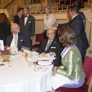 La princesse Victoria de Suède, enceinte, prenait part avec son époux le prince Daniel au dîner offert par le président de la Tunisie Beji Caid Essebsi et sa femme Saïda au Grand Hôtel à Stockholm le 5 novembre 2015