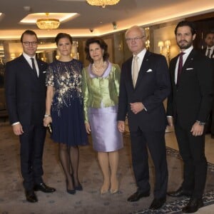 La princesse Victoria de Suède, enceinte, prenait part avec son époux le prince Daniel au dîner offert par le président de la Tunisie Beji Caid Essebsi et sa femme Saïda au Grand Hôtel à Stockholm le 5 novembre 2015