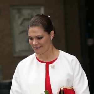 La princesse Victoria de Suède, enceinte, et son mari le prince Daniel prenaient part le 5 novembre 2015 au déjeuner organisé à l'Hôtel de Ville de Stockholm en l'honneur du président tunisien Béji Caïd Essebsi et sa femme Saïda.