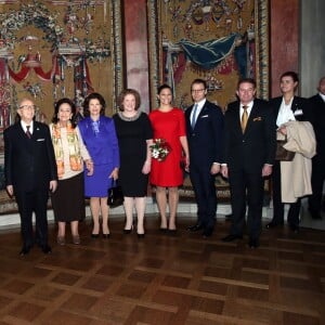 La princesse Victoria de Suède, enceinte, et son mari le prince Daniel prenaient part le 5 novembre 2015 au déjeuner organisé à l'Hôtel de Ville de Stockholm en l'honneur du président tunisien Béji Caïd Essebsi et sa femme Saïda.