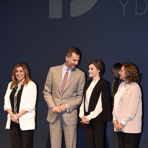 Le roi Felipe VI d'Espagne et la reine Letizia remettaient les prix de l'Innovation et du Design à Malaga le 5 novembre 2015.