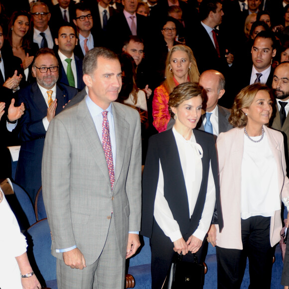 Le roi Felipe VI d'Espagne et la reine Letizia remettaient les prix de l'Innovation et du Design à Malaga le 5 novembre 2015.