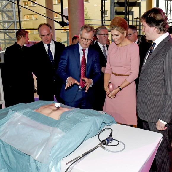 La reine Maxima des Pays-Bas inaugurait le 12 novembre 2015 à Nimègue trois nouveaux blocs opératoires à la pointe de la technologie de l'hôpital universitaire Radboud.