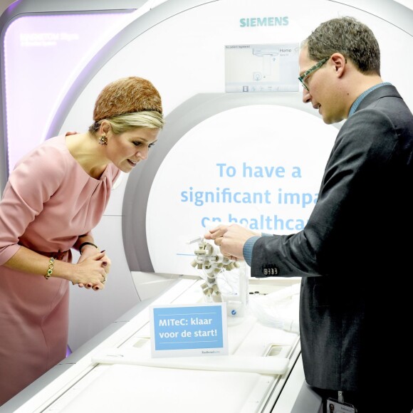 La reine Maxima des Pays-Bas inaugurait le 12 novembre 2015 à Nimègue trois nouveaux blocs opératoires à la pointe de la technologie de l'hôpital universitaire Radboud.