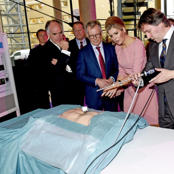 La reine Maxima des Pays-Bas inaugurait le 12 novembre 2015 à Nimègue trois nouveaux blocs opératoires à la pointe de la technologie de l'hôpital universitaire Radboud.