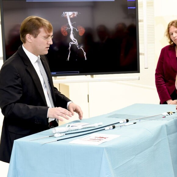 La reine Maxima des Pays-Bas inaugurait le 12 novembre 2015 à Nimègue trois nouveaux blocs opératoires à la pointe de la technologie de l'hôpital universitaire Radboud.