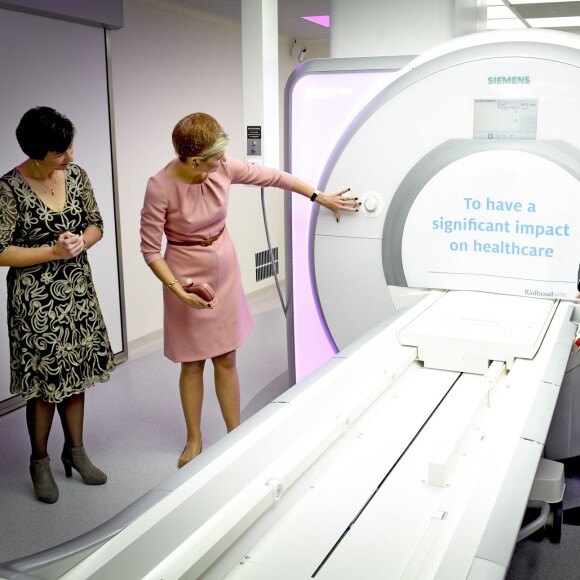 La reine Maxima des Pays-Bas inaugurait le 12 novembre 2015 à Nimègue trois nouveaux blocs opératoires à la pointe de la technologie de l'hôpital universitaire Radboud.