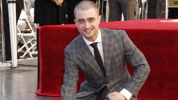 Daniel Radcliffe étoilé: Ses parents fiers de leur fils au perturbant crâne rasé