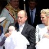 Le prince Albert II de Monaco avec la princesse Gabriella et la princesse Charlene de Monaco avec le prince Jacques - Baptême de Jacques et Gabriella en la cathédrale Notre-Dame-Immaculée de Monaco le 10 mai 2015