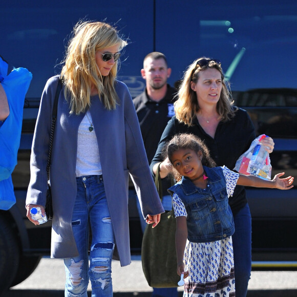 Heidi Klum et Seal se retrouvent en famille pour soutenir leur fils Johan lors d'un match de football à Brentwood. Lou, Leni et Henri sont de la partie! Le 14 novembre 2015