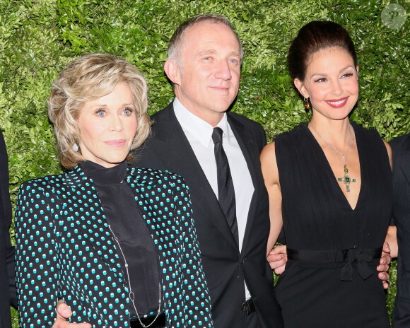 Jane Fonda, François-Henri Pinault et Ashley Judd assistent à la soirée de la fondation ADL au Waldorf Astoria. New York, le 18 novembre 2015.