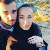 Julie Ricci s'affiche avec Loïc. Les tourtereaux de Secret Story 9 sont visiblement toujours ensemble. Le 19 nopvembre 2015.
