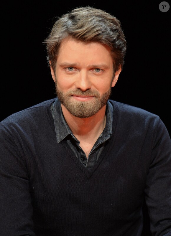 Antoine Genton (présentateur sur iTÉLÉ), lors de la conférence Journée Éducation aux médias (JEM) au Studio rive gauche, à Paris le 21 novembre 2015. © Veeren