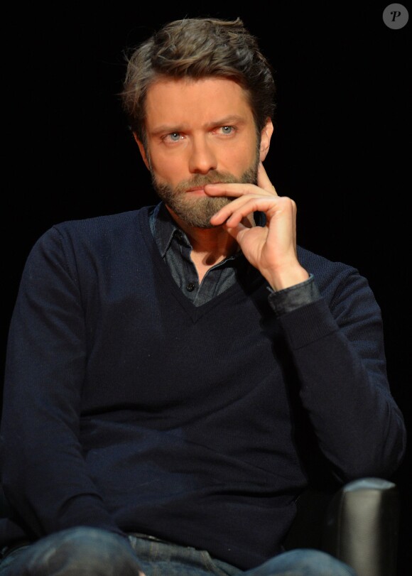 Antoine Genton (présentateur sur iTÉLÉ), lors de la conférence Journée Éducation aux médias (JEM) au Studio rive gauche, à Paris le 21 novembre 2015. © Veeren