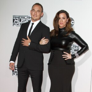 Alanis Morissette et son mari Mario Treadway - La 43ème cérémonie annuelle des "American Music Awards" à Los Angeles, le 22 novembre 2015.