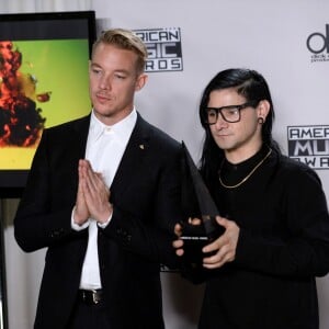 Diplo et Skrillex de Jack U - La 43ème cérémonie annuelle des "American Music Awards" à Los Angeles, le 22 novembre 2015.